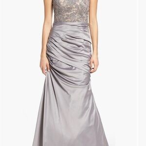 La Femme
Embellished Lace & Satin
Trumpet Gown